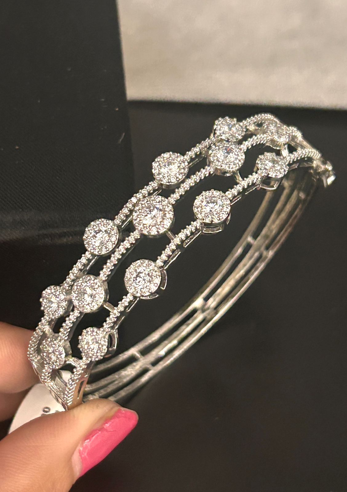 Sparkling Diamond Cluster Openable Bracelet